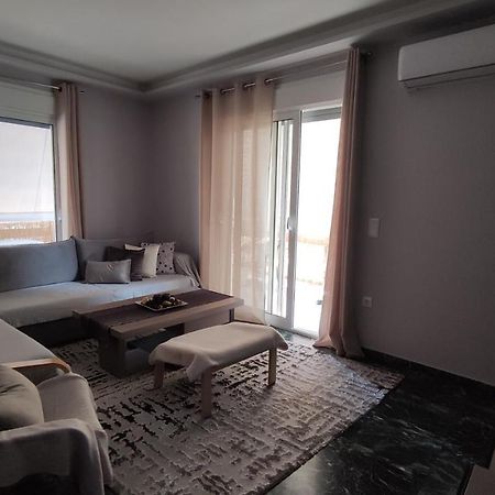 Two Bedroom Apartment In เอเธนส์ ภายนอก รูปภาพ