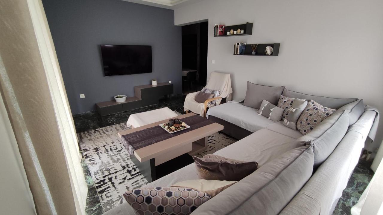 Two Bedroom Apartment In เอเธนส์ ภายนอก รูปภาพ